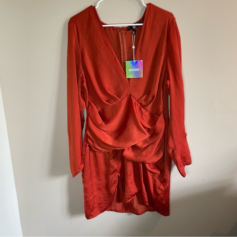 MISSGUIDED - Orange Silky Long Sleeve Paneled Dress - Size 12 - V Neck - NWT